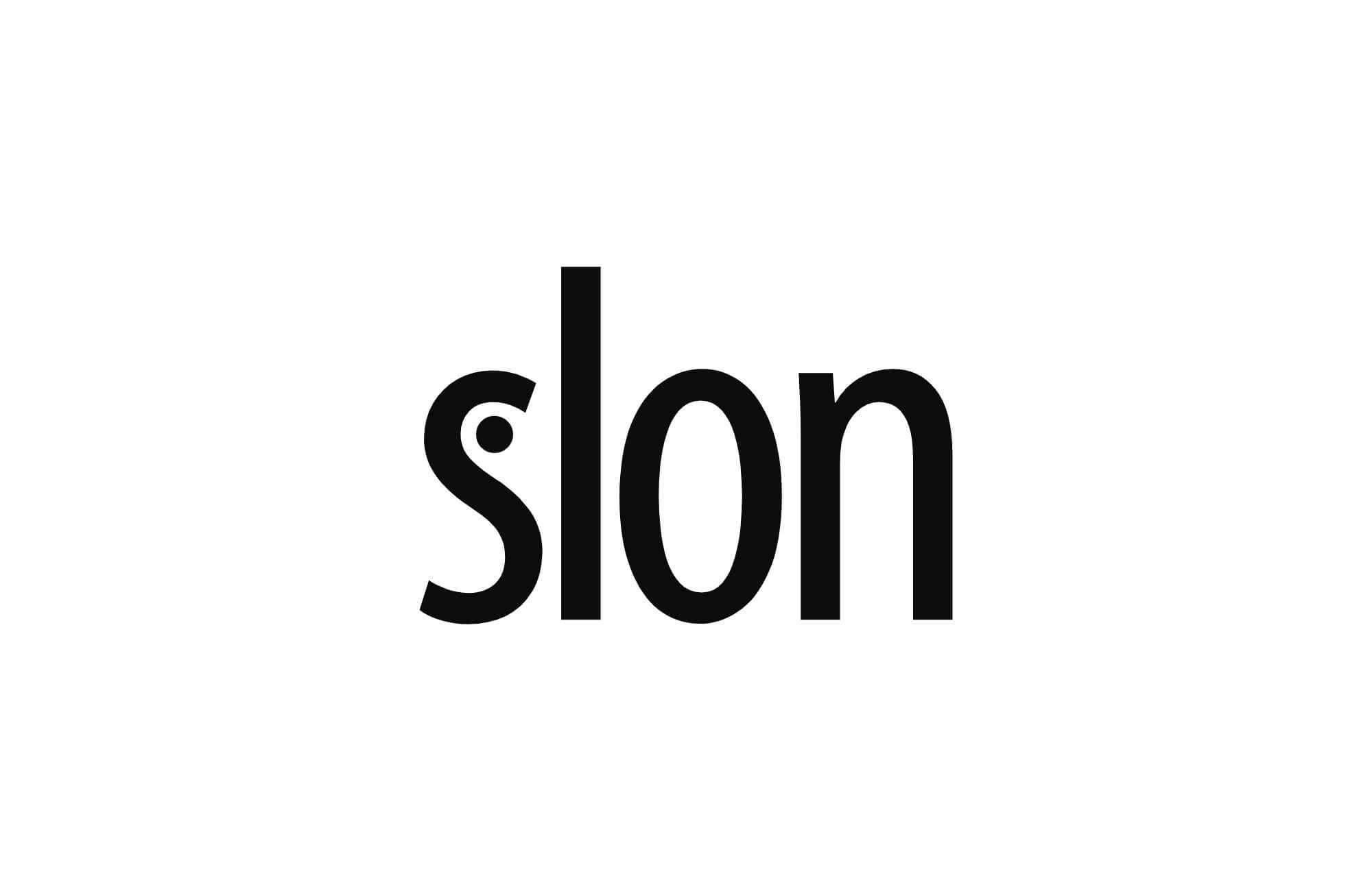 Slon, početni grafem koji podsjeća na slonovu surlu, simbolizira snagu, mudrost i preciznost brenda.